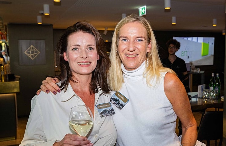 Melanie Tichowitsch Kunsttrans Salzburg (l.) und Kunsttrans CEO Birgit Vikas © Simon Kupferschmied