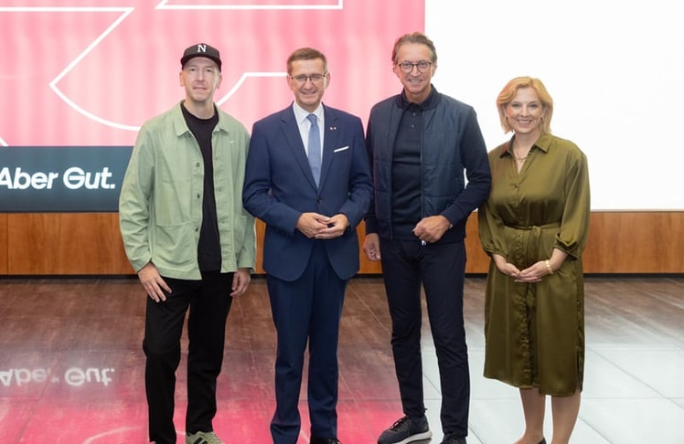 V.l.n.r.: Mike Nagy (Creative Director Studio Sonntag), Energie AG-Aufsichtsratsvorsitzender Markus Achleitner, CEO Leonhard Schitter und Karin Strobl (Leitung Konzernkommunikation und Marketing) © LEADERSNET/C. Holzinger