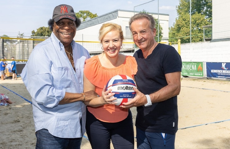 Sänger Roberto Blanco und Ehefrau Luzandra Strassburg mit Veranstalter Kurt Faist © LEADERSNET/ R. Brunhölzl