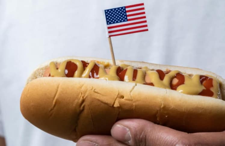 83 Hotdogs in zehn Minuten bedeutet eine Ess-Rate von 7,2 Sekunden pro Stück (Symbolfoto) © Pexels