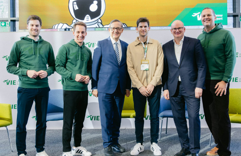 Dominic-Thiem-als-Stargast-beim-Innovationsauftakt-2025-