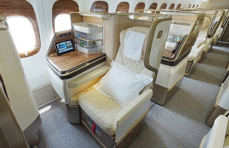 Neue Emirates Business Class in der modernisierten Boeing 777