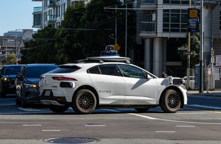 Robotaxis sind in manchen US-amerikanischen Städten schon längst im Einsatz (Symbolbild)