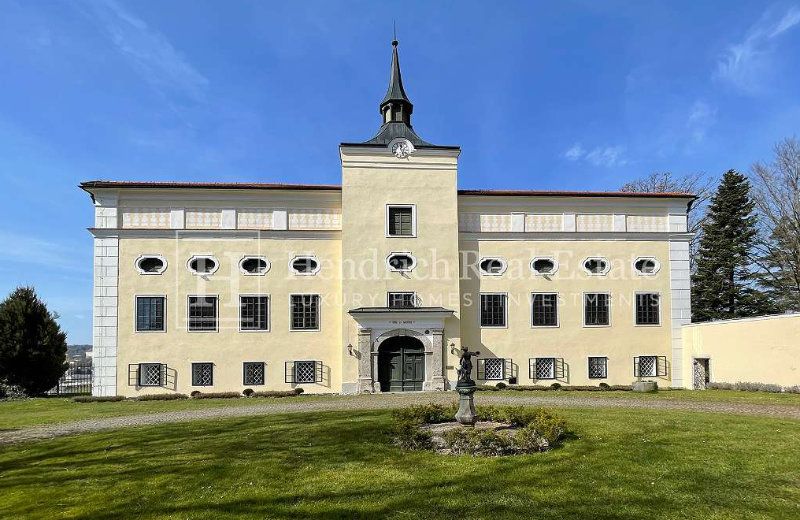 Schloss-Kremsegg-in-Kremsm-nster-steht-zum-Verkauf